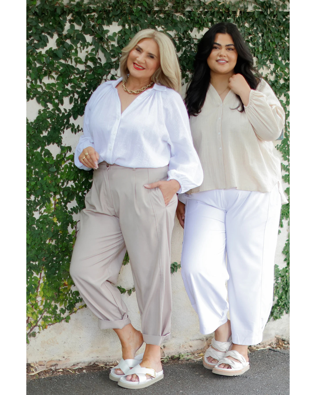 Pantaloni bărbătești pentru femei