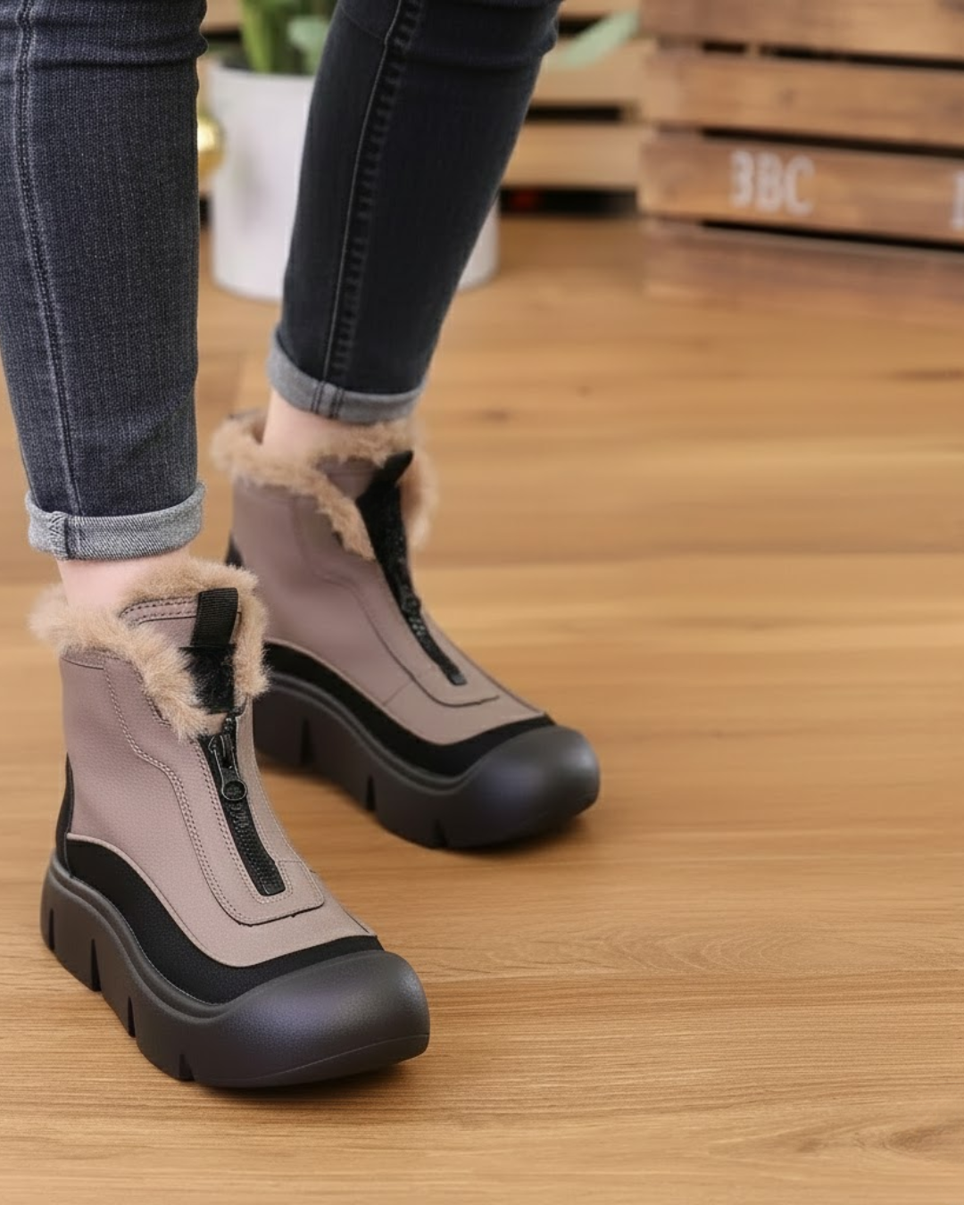 Botă de Iarnă cu Carâmb Înalt, Confort Termic și Aderență Fiabilă Pentru Femei