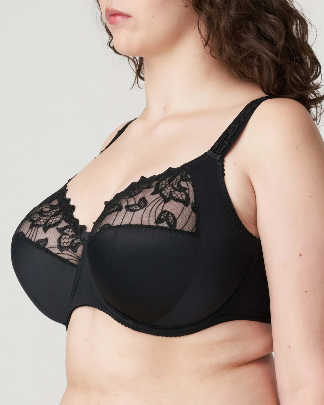 Sutien din Dantelă cu Susținere Ridicată, cu Transparență și Susținere Consolidată (OFERTĂ 2X1)