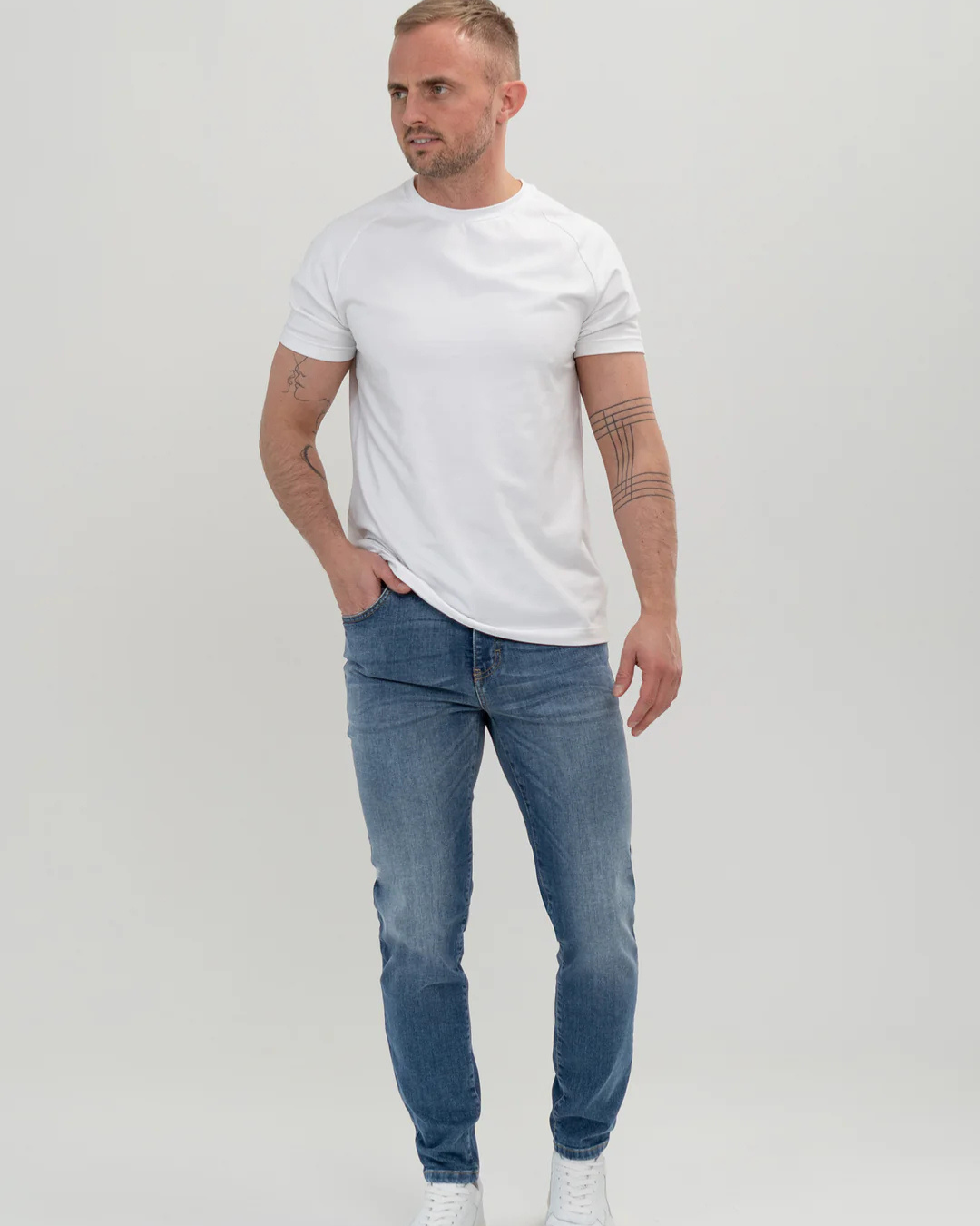 Blugi Classici Albaștri Autentici Pentru Fiecare Zi 