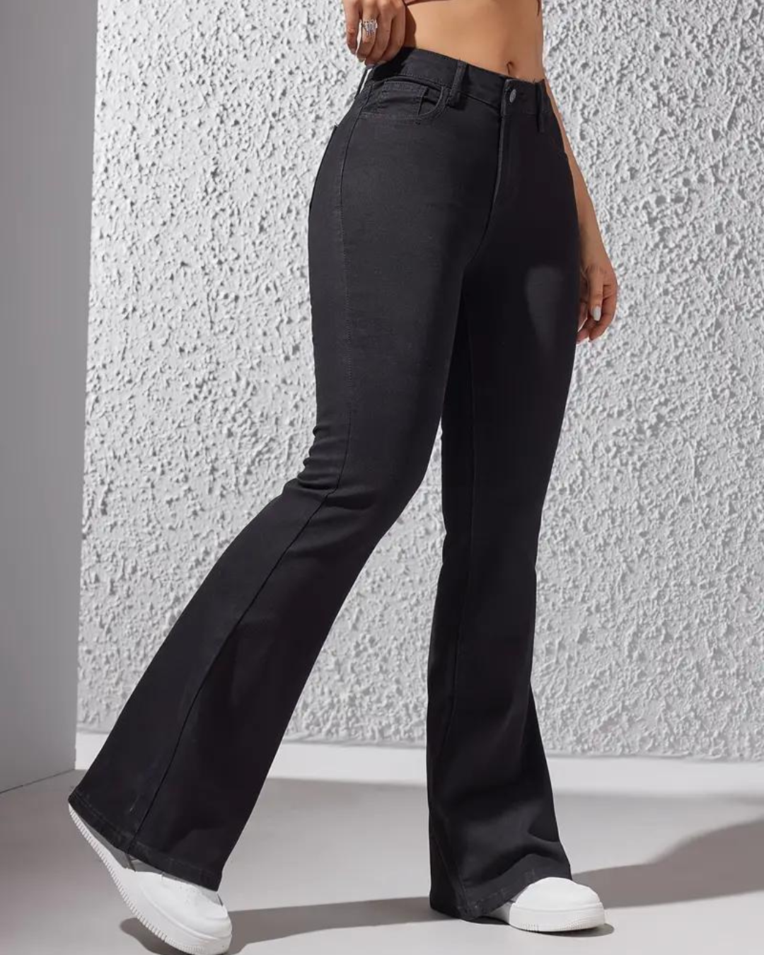 Pantaloni scurți, croială înaltă, stil clopot 