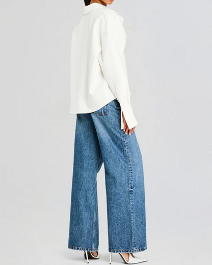 Pat minimalist cu plămâni bărbătești și haine perfecte pentru femei