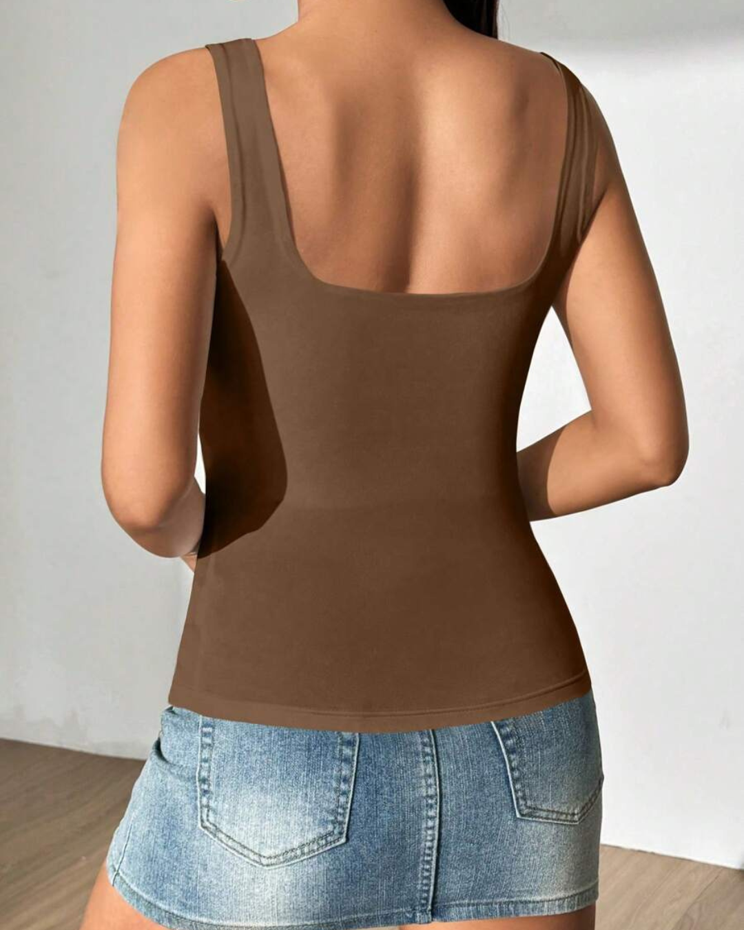 Top drept cu decolteu pătrat și bretele late (OFERTĂ 2X1) 