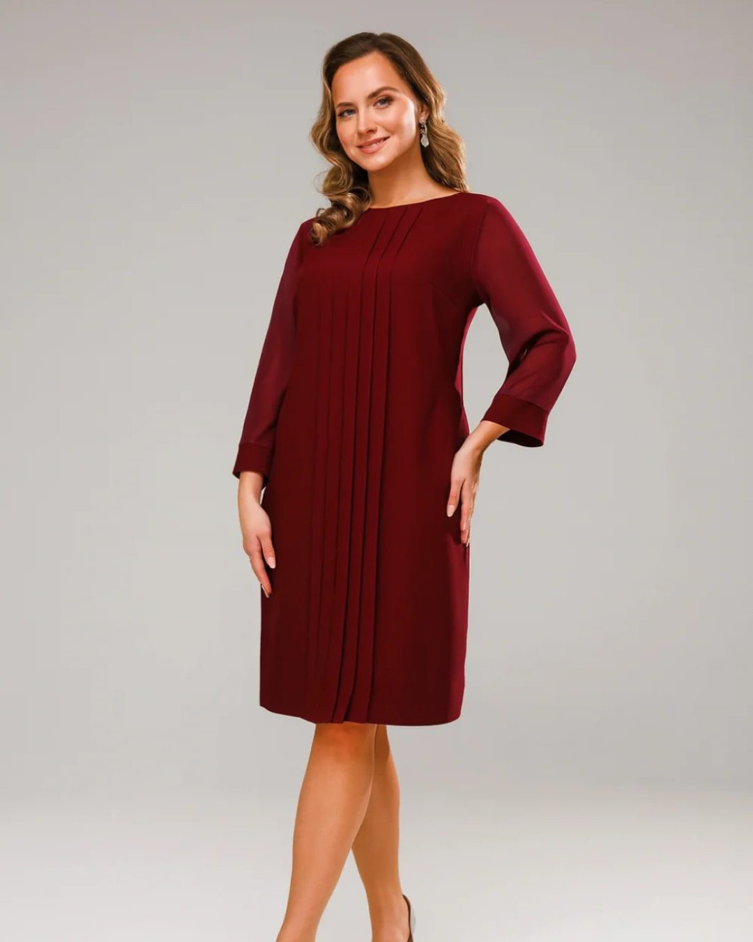 Rochie dreaptă cu pliuri și mâneci 3/4