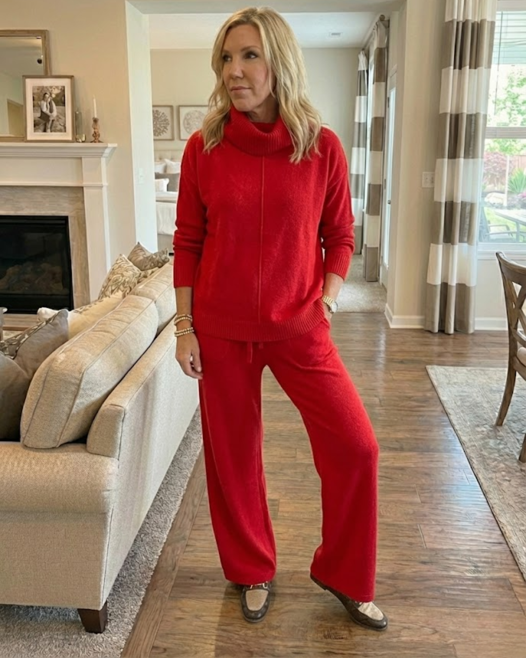 Set de damă din două piese cu guler înalt conceput pentru confort și eleganță®