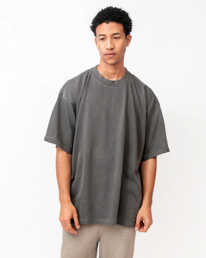 Pulover cu Efect Spălat, cu o Croială Relaxată și un Stil Urban Contemporan