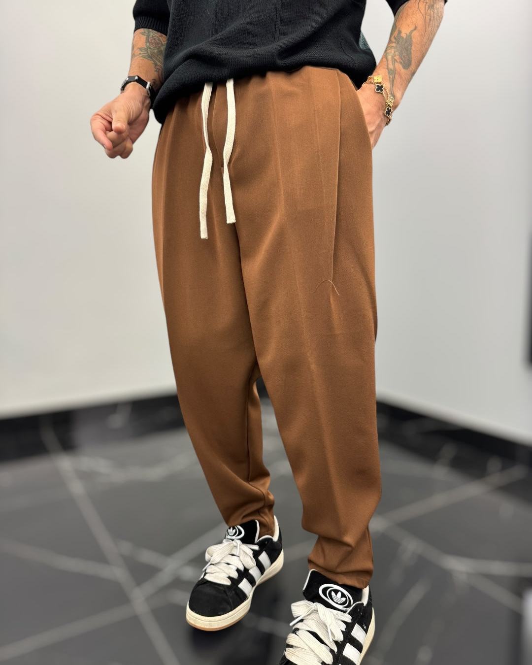 Pantaloni Largi și Simpli pentru Bărbați