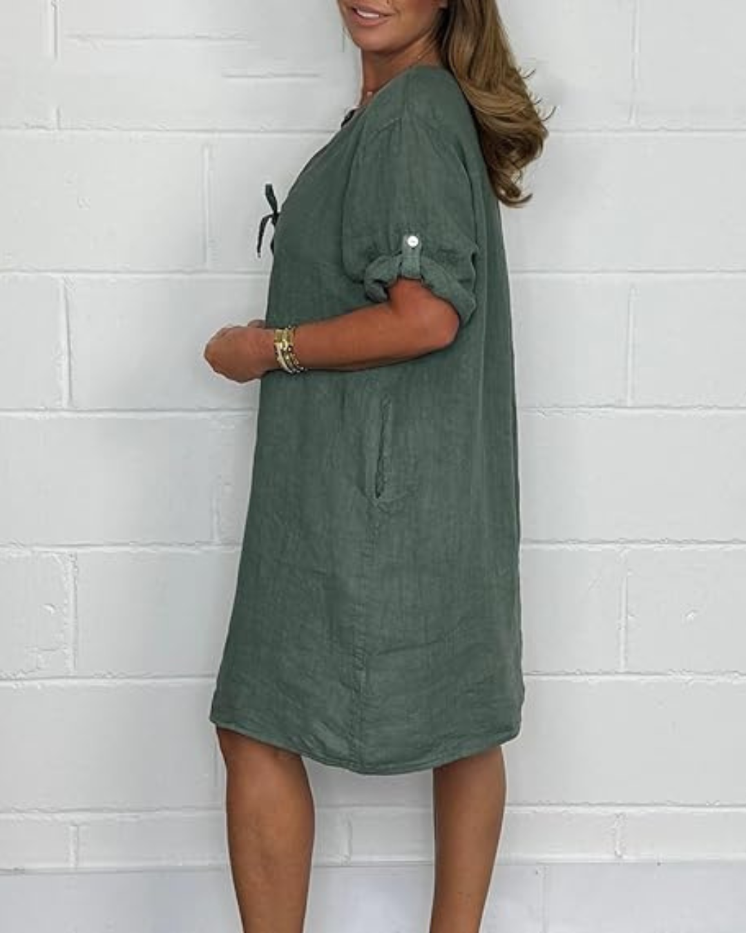 Rochie din in cu mâneci lungi și nasturi eleganți