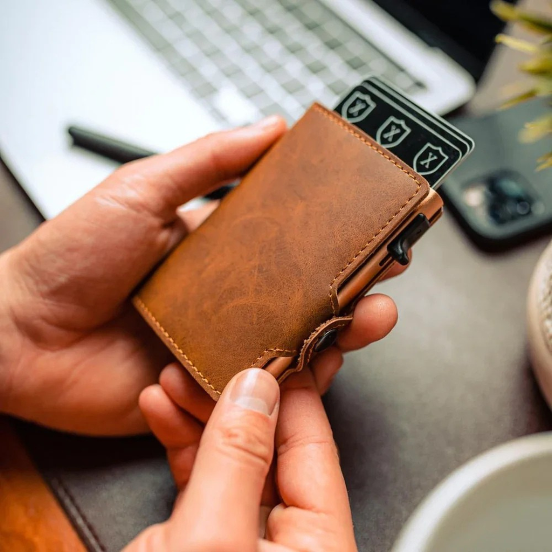 Portofel de lux cu protecție RFID și design compact